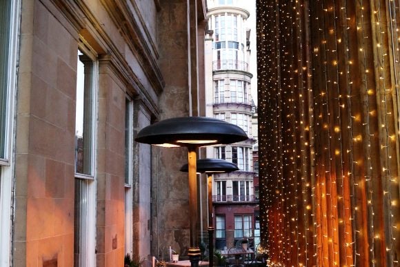 Citation-glasgow-scottish-wedding-venue-city-centre-restaurant-scotland-all-inclusive-staircase-bride-groom-outdoor
