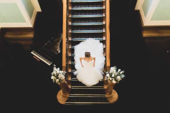 isaac-craig-photography-scottish-glasgow-wedding-photographer-bride-staircase
