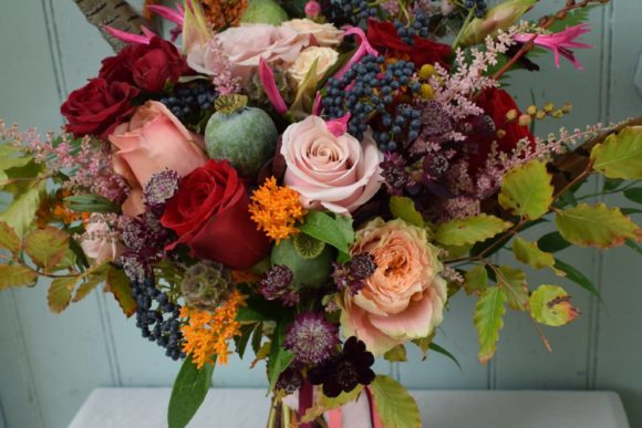 scottish-highlands-wedding-florist-bothy-blooms-bride