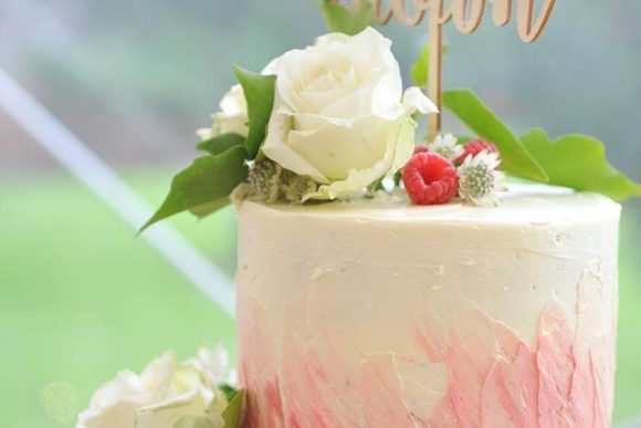 fat-bottom-girls-cakes-scottish-wedding-cakes-sugar-flowers