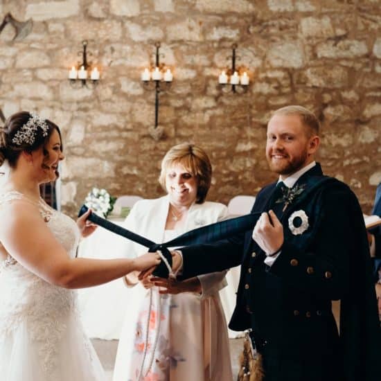 scottish-glasgow-wedding-humanist-celebrant-wendy-dallas-tie-the-knot
