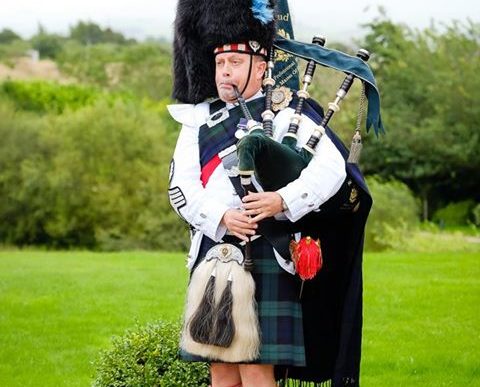 bagpiper-glasgow-music-ceremony-wedding-scottish-bagpipes-reception-scotland