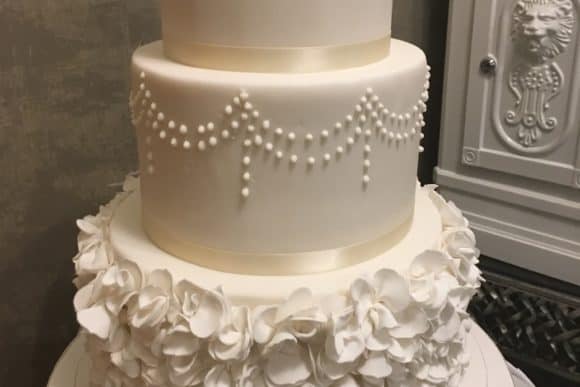 scottish-edinburgh-wedding-cakes-the-little-cake-house-ruffles
