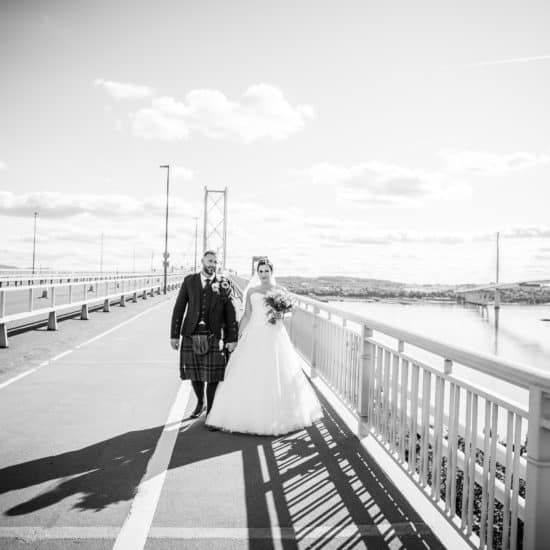 daryl-beveridge-photography-fife-wedding-photographer-venue-supplier-directory-bride-groom-black-white-edinburgh-queensferry
