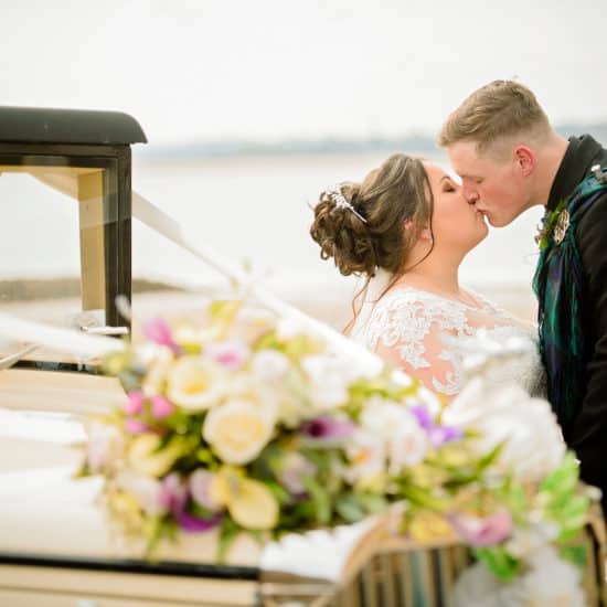 daryl beveridge photography-fife-wedding-photographer-venue-supplier-directory-bride-groom-kiss