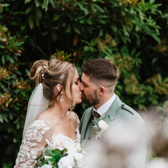 scottish-wedding-photographer-elopement-love-bride-groom-scotland-aberdeen-elgin-wild-roses-photography-kiss