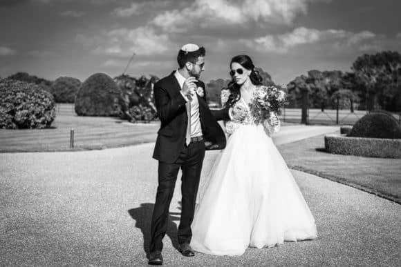 isaac-craig-photography-scottish-glasgow-wedding-photographer-bride-groom-garden-bridal-bouquet