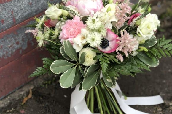 the-flower-girl-ashley-scottish-glasgow-wedding-florist-ribbon