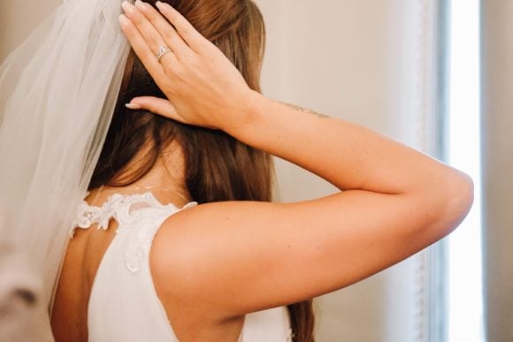 chloe-burns-photography-scottish-wedding-bride-veil