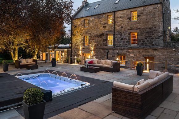 edinburgh scottish wedding venue exclusive use hot tub outdoor ceremony scotland