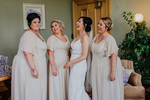natalie-holt-central-scotland-wedding-photographer-supplier-venue-directory-bridal-party-bridesmaids