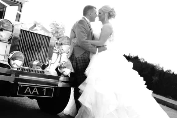 pali-photo-scottish-glasgow-wedding-photographer-bride-groom-car