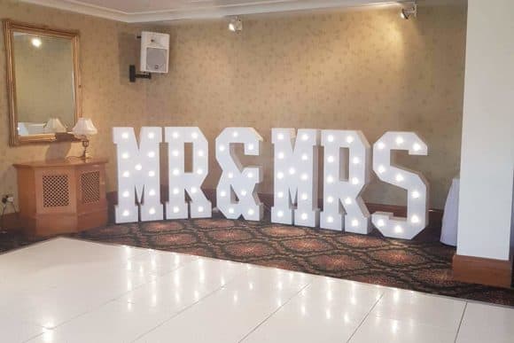 allsorts-event-glasgow-scottish-wedding-decor-hire-led-letters-mr-mrs