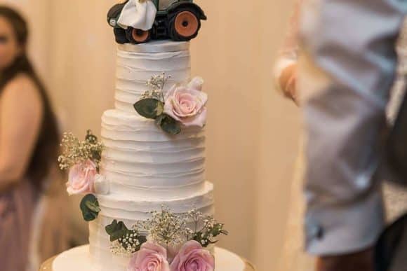 cakes-by-nikki-sloan-scottish-borders-wedding-cake-designer-cake-topper