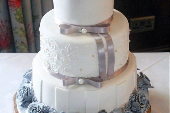 sunflower-bakehouse-glasgow-scottish-wedding-cakes-cropped