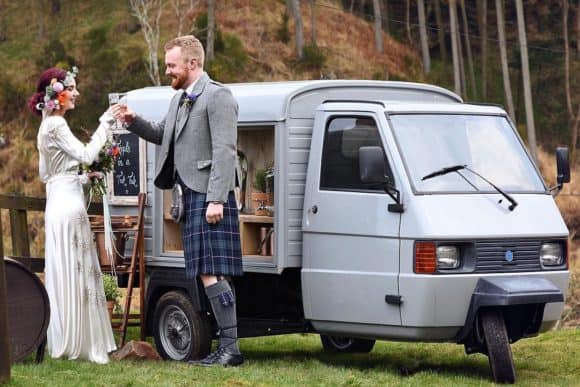 tipple-in-a-tuktuk-scottish-perth-wedding-mobile-bar-bride-groom