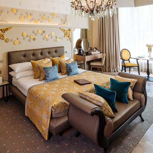 lynnhust-hotel-best-luxury-honeymoon-suite-bedroom-scottish-glasgow-wedding-venue